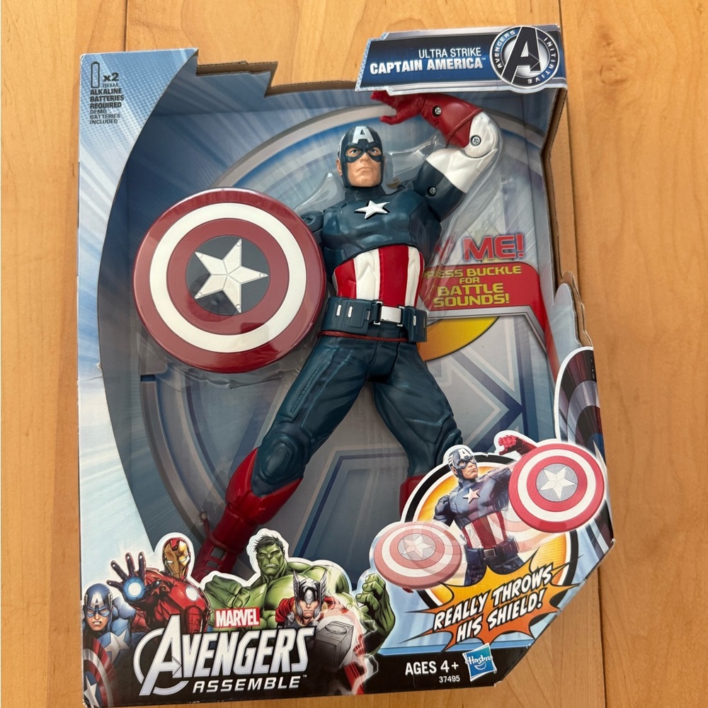 Marvel the Avengers Captain America Ultra Strike action figure New in Box